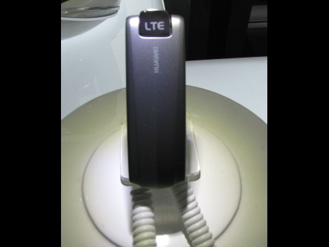 Huaweis USB-Modem für LTE, UMTS und GSM (Foto: Huawei)