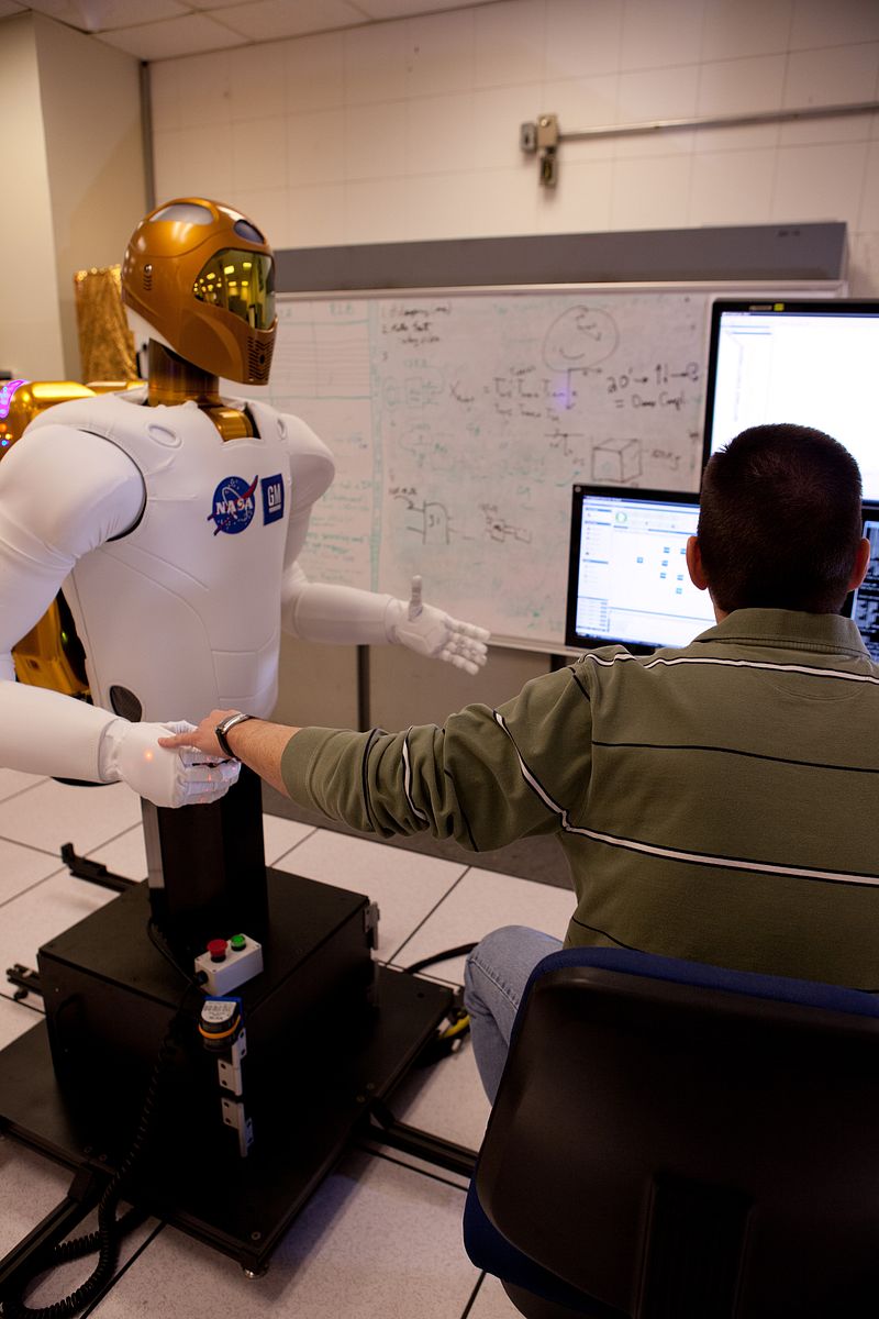 Robonaut 2 im Labor (Foto: Nasa)