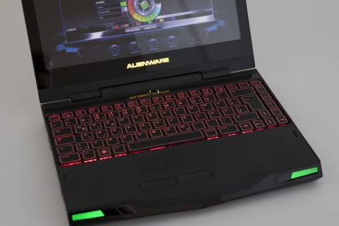 Farbenspiele: Logo, Tastatur und Lautsprecher k&ouml;nnen mit anderen Farben belegt werden.