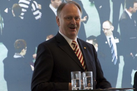 Ernst Raue, Mitglied des Vorstandes der Deutschen Messe Hannover, zeigte sich zufrieden mit der Cebit 2010. Allerdings wurden viele Eintrittskarten verschenkt.