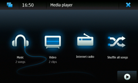Ein neuer Play-Button startet und stoppt alle abspielbaren Medien.