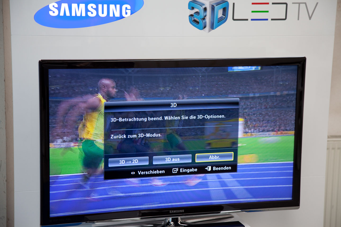 Samsung hat auch einen Modus zum Umwandeln von 3D zu 2D integriert - dabei werden die Einzelbilder für das rechte und linke Auge zu einem 2D-Bild umgerechnet. 