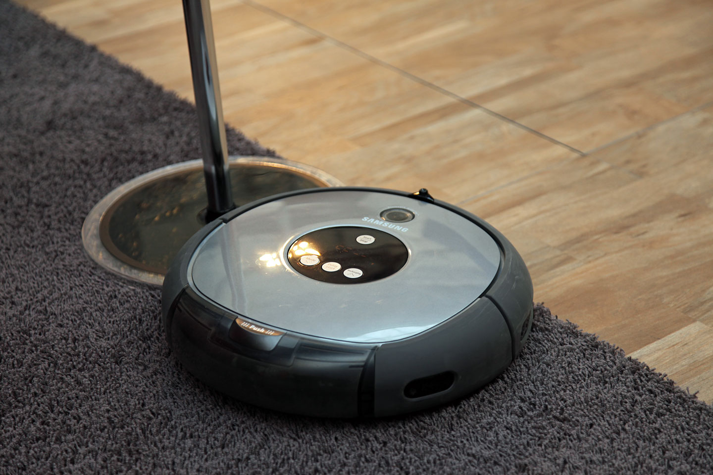 Samsung Navibot - noch nicht angekündigtes Einsteigermodell auf einer Samsung-Roadshow im März 2010