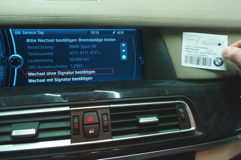 Produkttagebuch im Auto:  Ersatzsteile werden beim Bordcomputer angemeldet.  (Foto: Semprom)