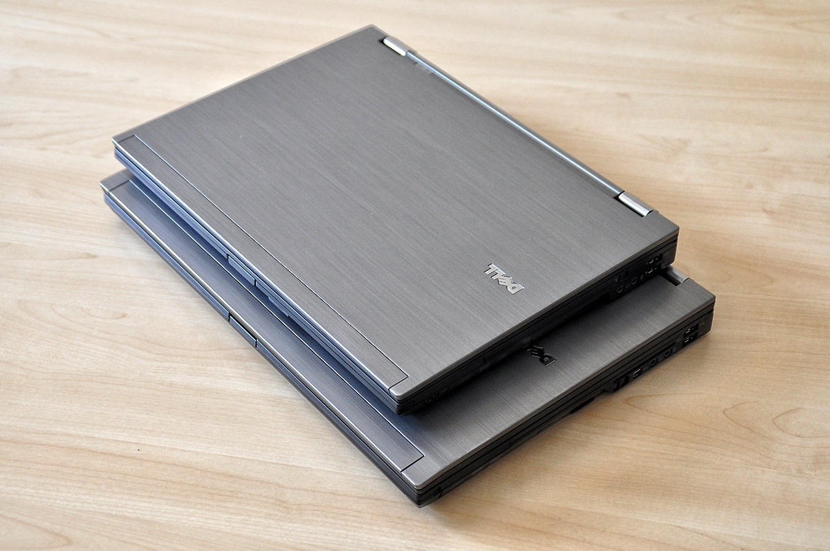 Größenvergleich E6410 (oben) und E6510