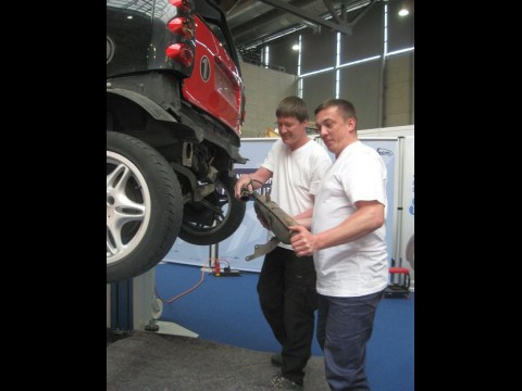 Weg mit dem Auspuff! (Foto: Kai R&uuml;sberg)