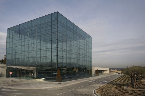 Die Eingangshalle  von au&szlig;en (Foto: Ydreams)