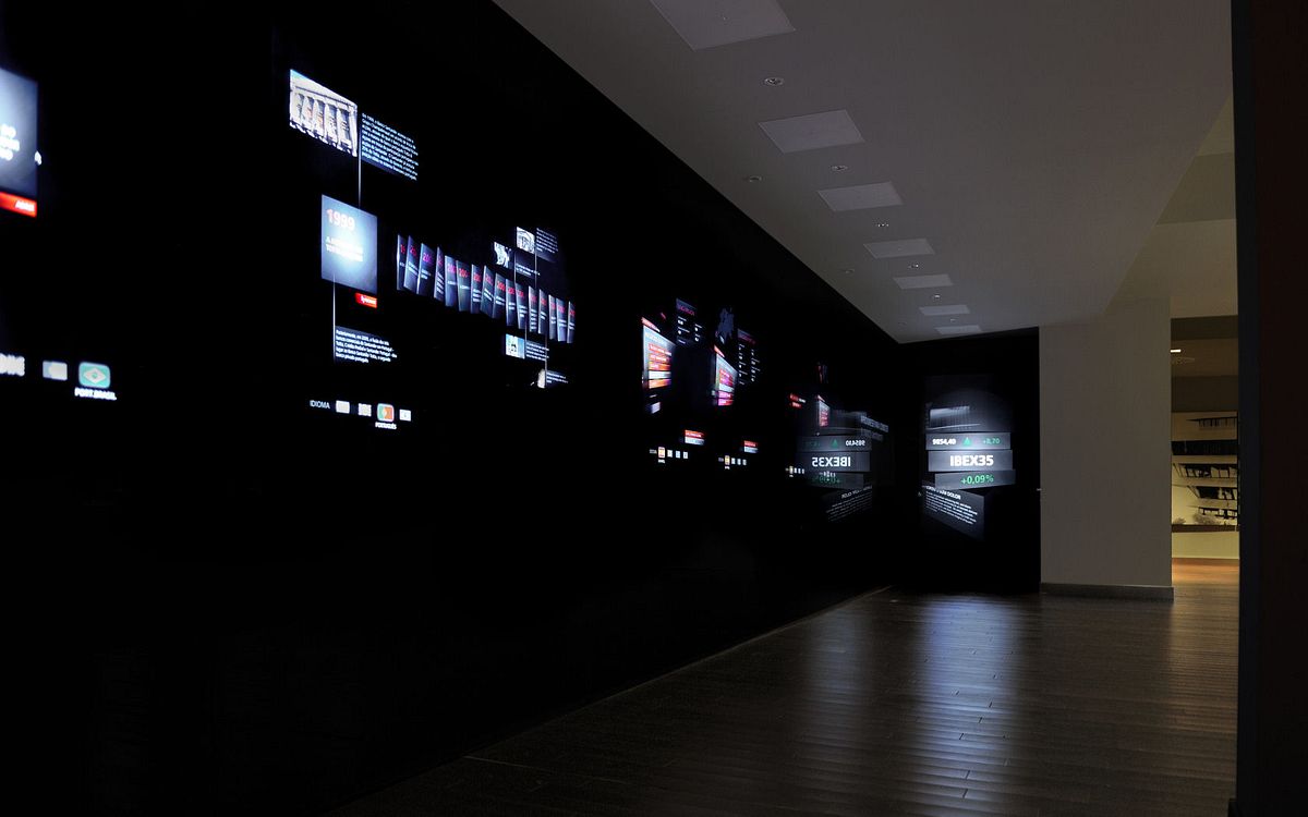 Auf einer interaktiven Wand... (Foto: Ydreams)