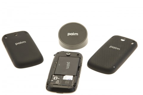 Ge&ouml;ffnetes Pixi Plus mit Touchstone-Ladestation, normalem Cover und Touchstone-R&uuml;ckcover