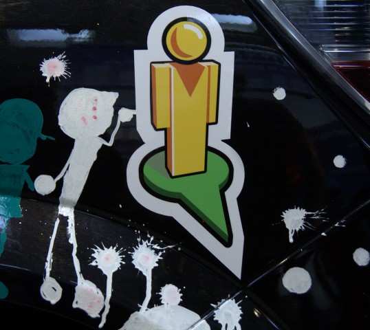 Google-Street-View-Logo auf einem der Autos (Foto: Werner Pluta/Golem.de)