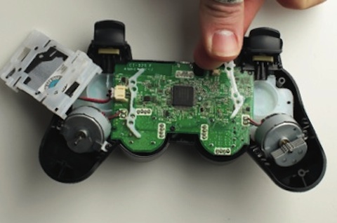Modifikation eines PS3-Controllers mit Intensafire-Chip