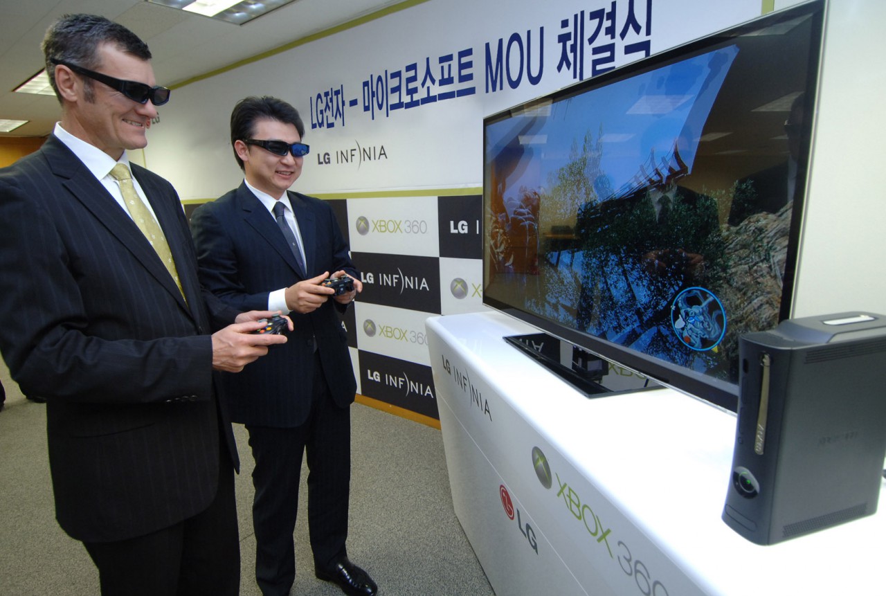 LG und Microsoft zeigen 3D-Fernseher mit stereoskopischen Xbox-360-Spielen.