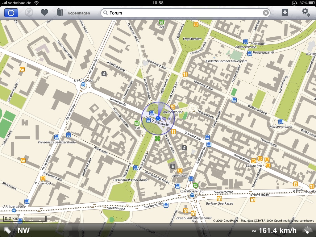 Offmaps auf dem iPad. Der Geschwindigkeitsanzeige sollte mit Misstrauen begegnet werden - die angegebene Geschwindigkeit haben wir im Büro nicht erreicht.