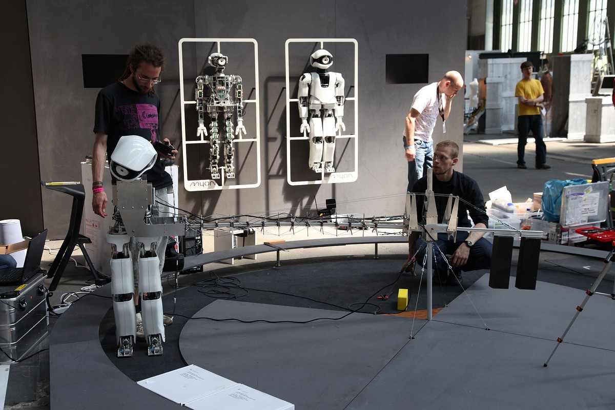 ... braucht derzeit aber noch Unterstützung beim Laufen. (Foto: csd)