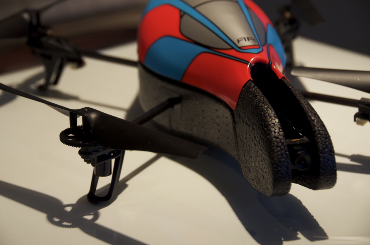 Draußen muss ohne Schutz geflogen werden.