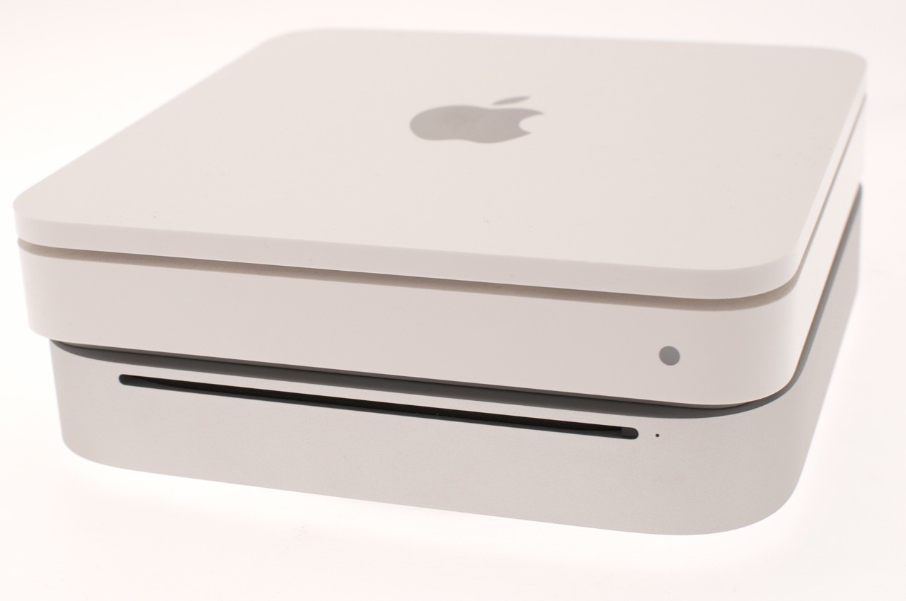 Bekannte Bauform. Sie war bisher nur bei der Time Capsule (oben) und beim Apple TV im Einsatz.