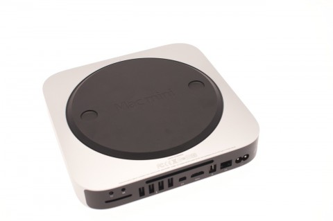 ... hat es besonders leicht. Ein kleiner Dreh der schwarzen Abdeckung, ...