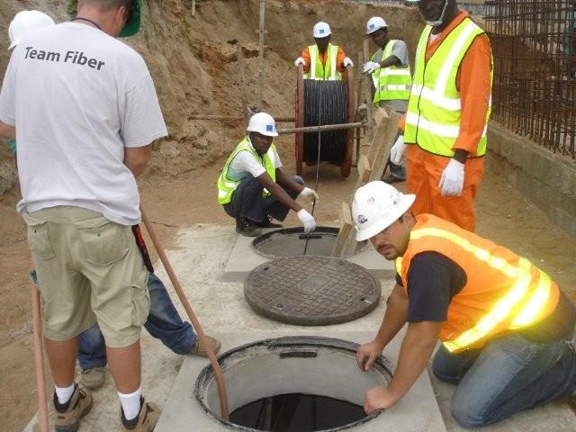 Verlegung des Tiefseekabels Main One