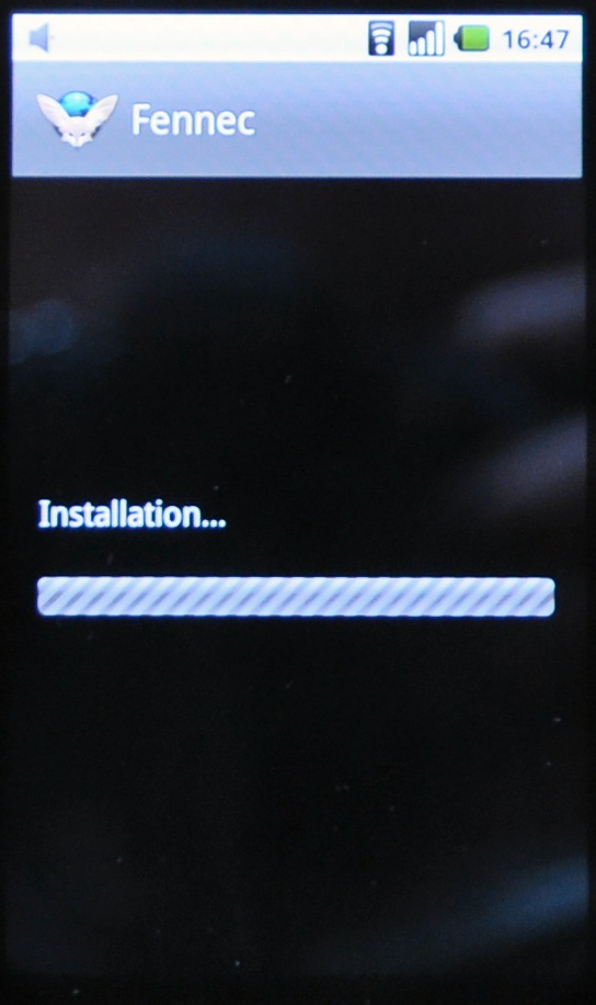 Die Installation dauert über eine Minute.