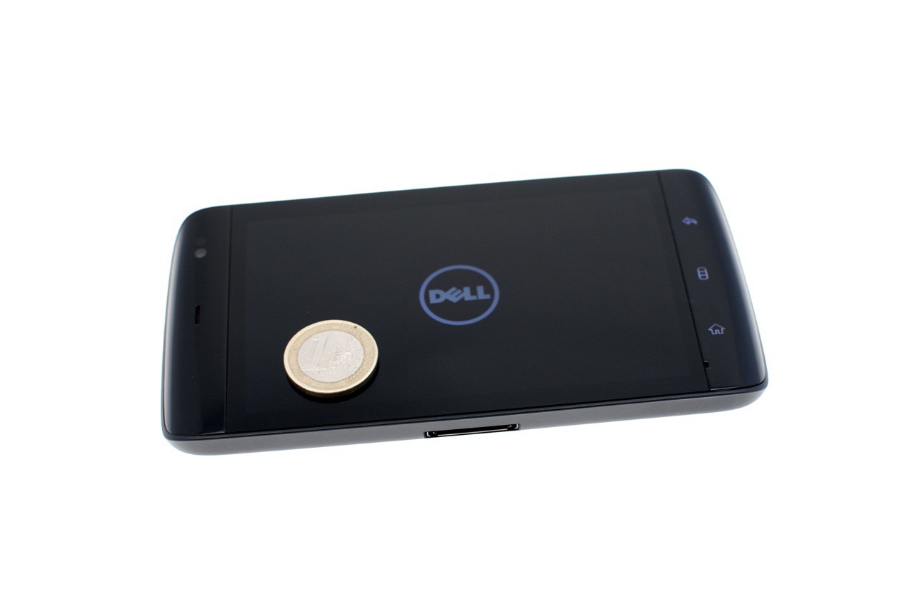 Dells Streak im Vergleich zu einem 1-Euro-Stück