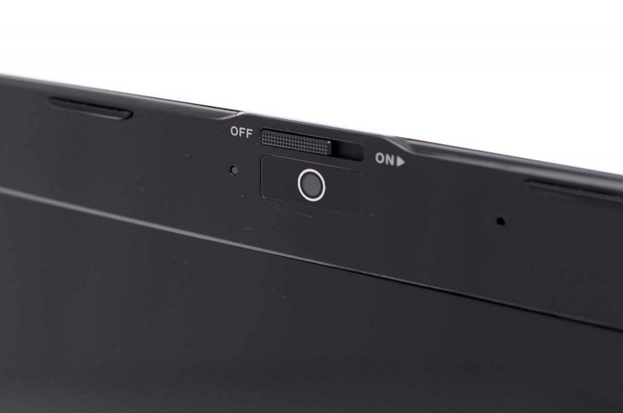 Die Kamera hat einen Schiebeschalter.