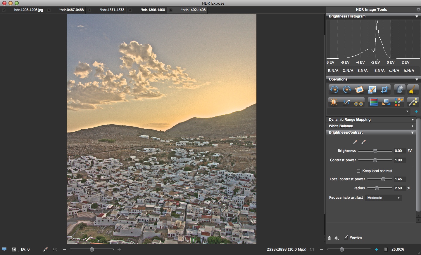Unified Color HDR Expose: erhöhter lokaler Kontrast mit leichter Halo-Bildung am Bergrücken