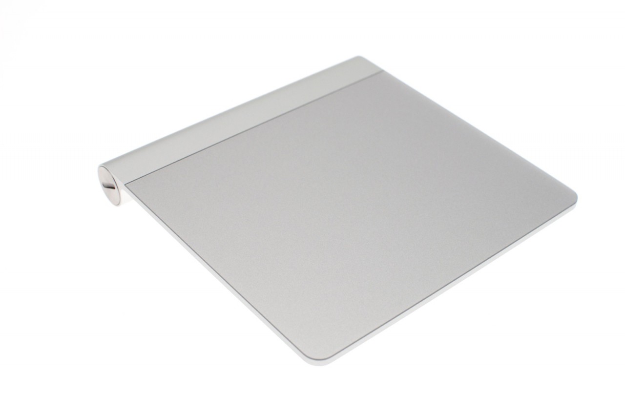 Apples Magic Trackpad hat eine Auflagefläche von 13 x 11 cm.