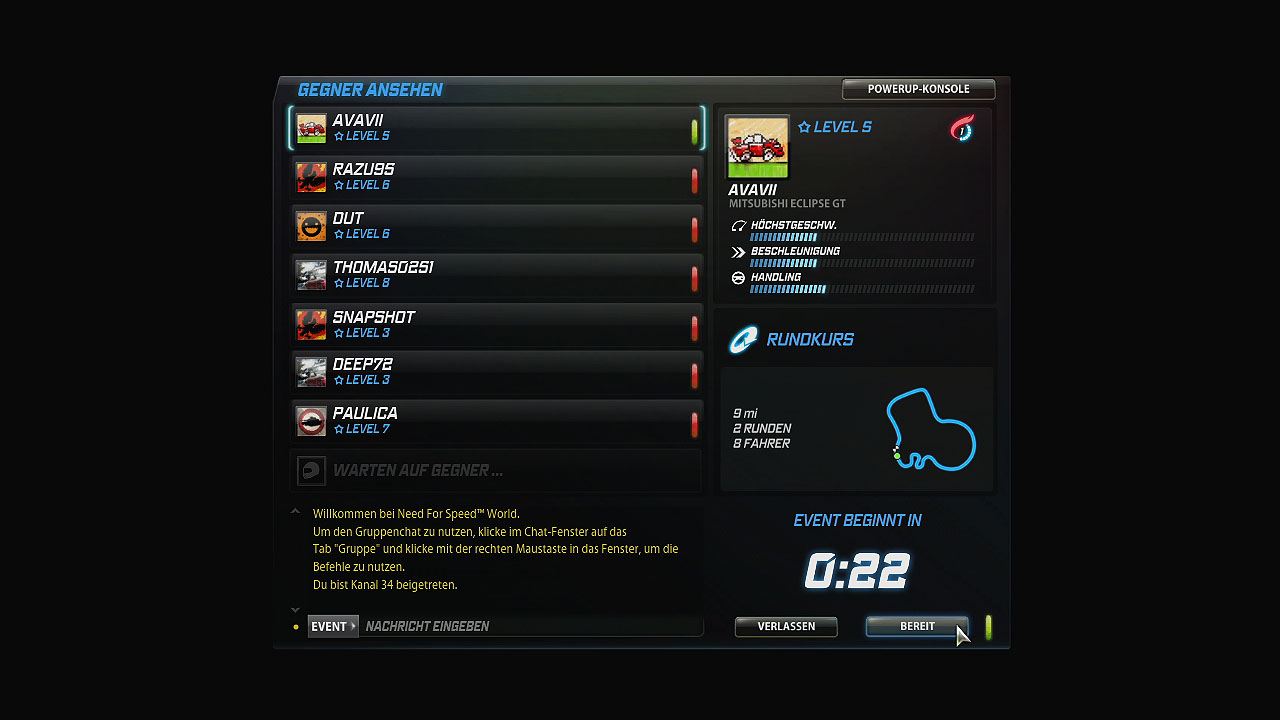 Der Lobby-Bildschirm vor einem Rennen mit Chat