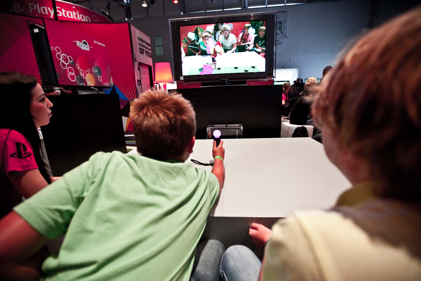 Sonys Eyepet lässt sich nun auch mit den neuen Controllern spielen. (Foto: Maximilian Knop)