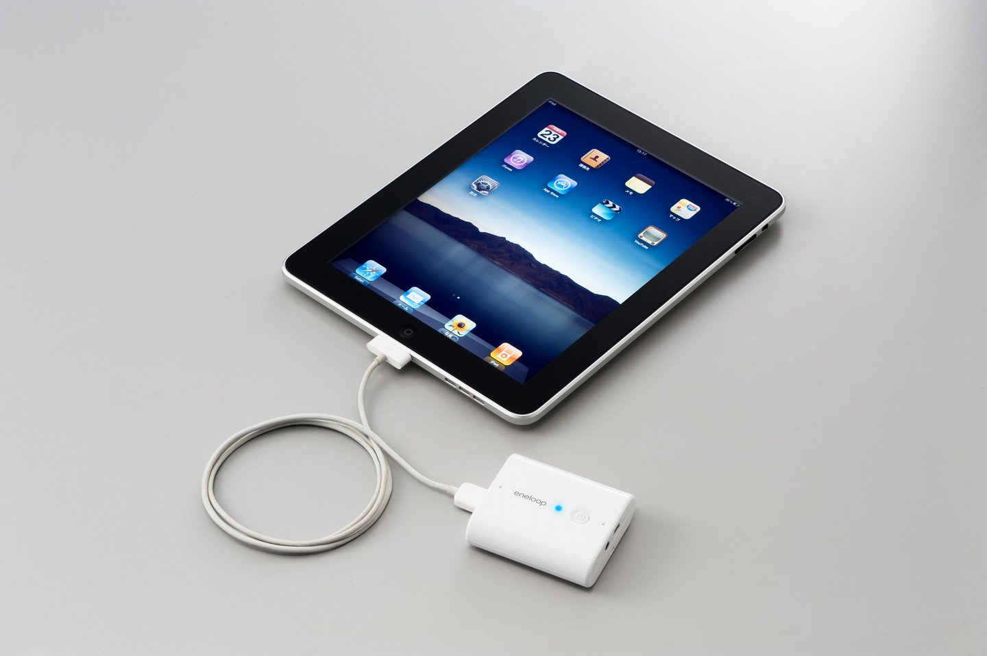 Eneloop Mobile Booster mit iPad