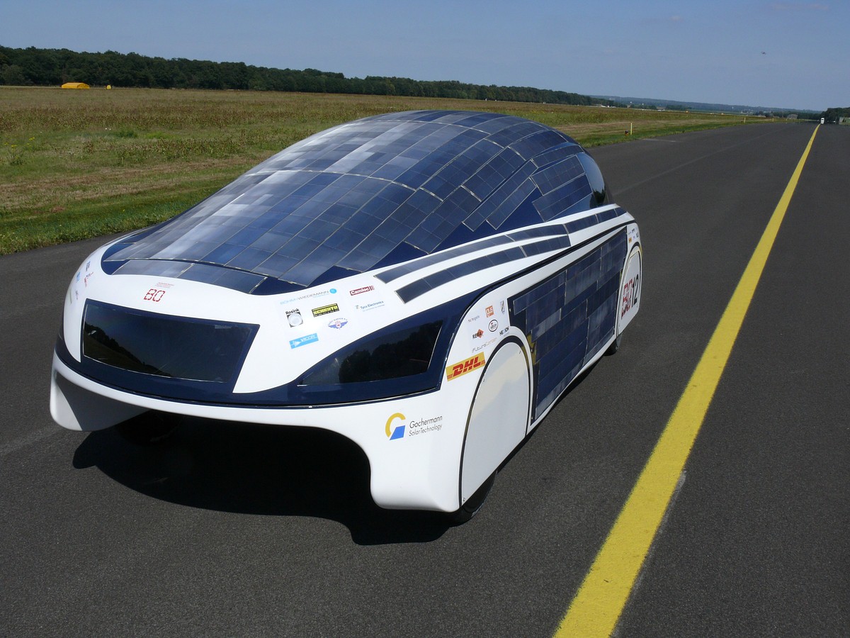 Die Konstrukteure hoffen auf ein gutes Abschneiden bei der European Solar Challenge (Foto: HS Bochum)