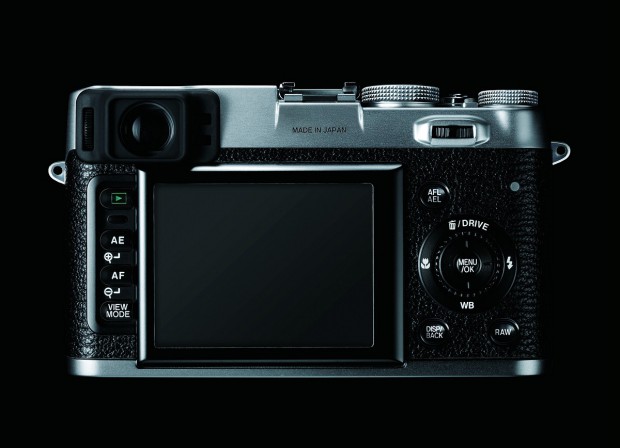 Der LCD hat eine Auflösung von 1,44 Megapixel (Foto: Fujifilm)