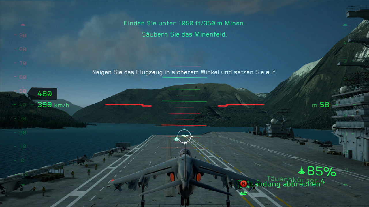 Das Landen auf einem Flugzeugträger kann sich als schwierig gestalten, hat man es aber geschafft, wird das Flugzeug repariert und mit neuer Munition ausgestattet.