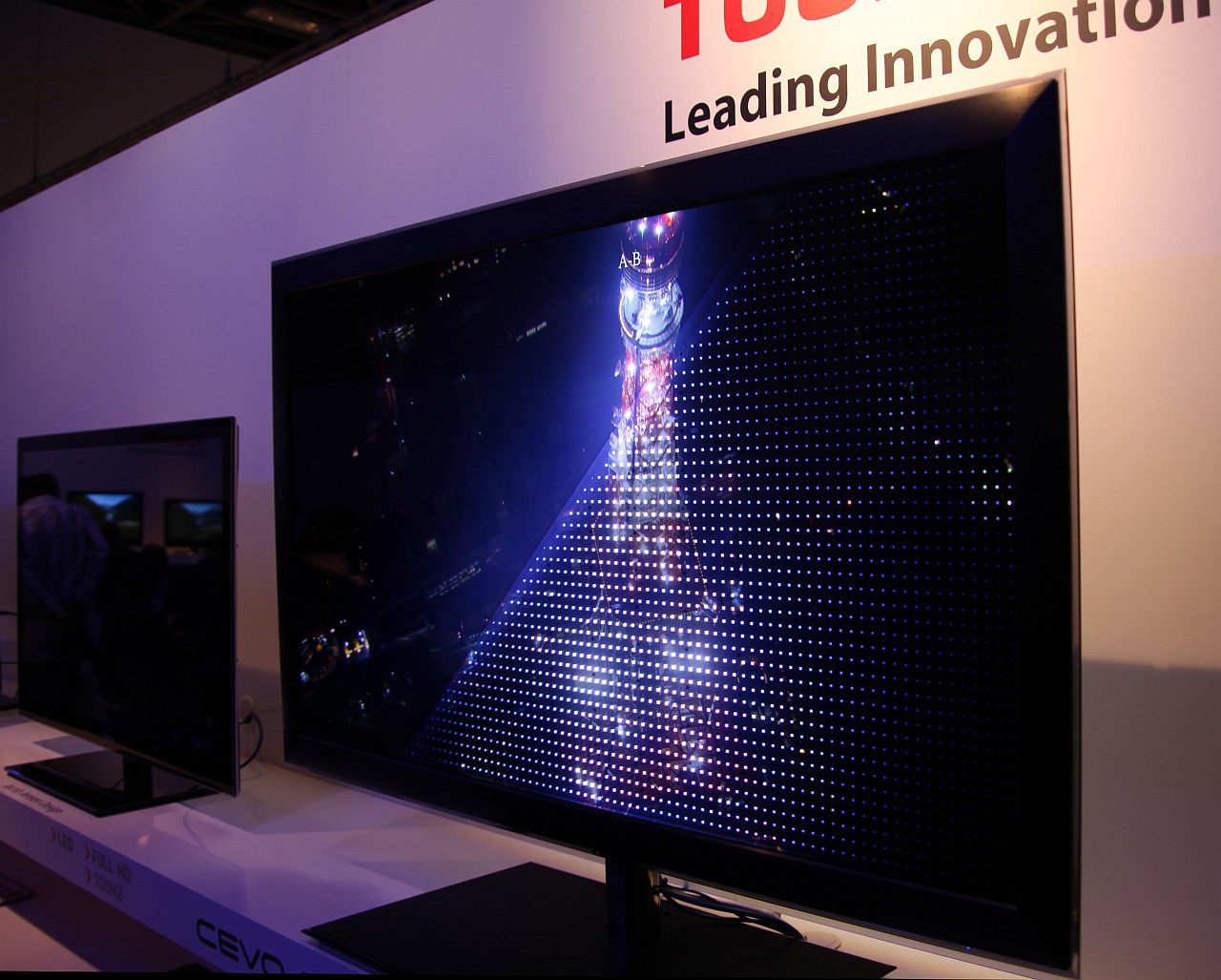 Toshiba 55ZL1 - Demonstrationsgerät zeigt die dimmbaren LED-Cluster in Aktion. (Bild: ck)