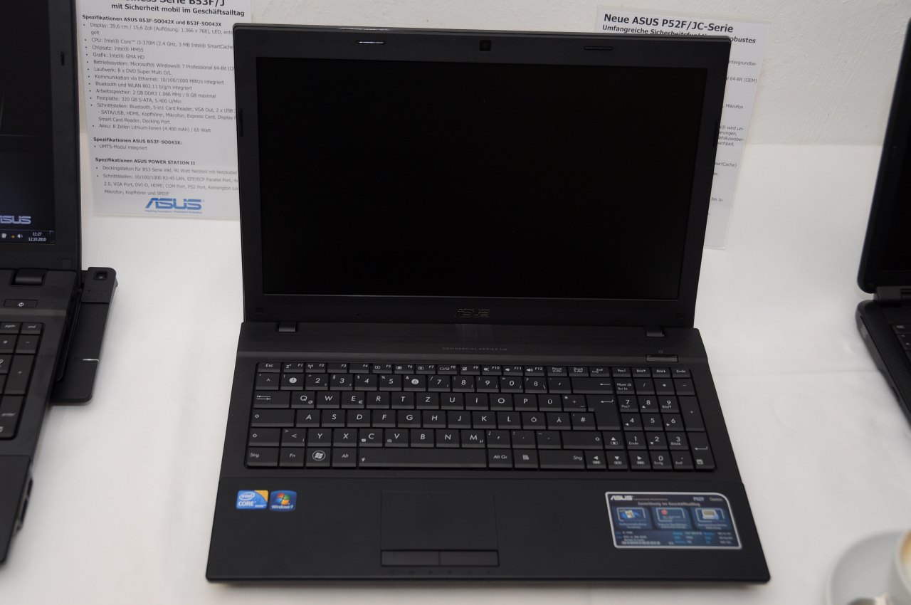 ... und rechts das P52 ohne Dockmöglichkeit.