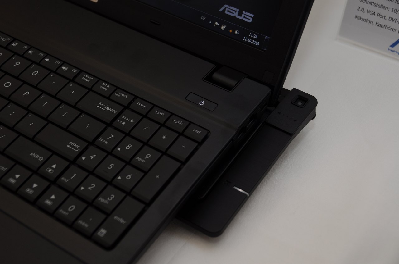 ... ist etwas breiter als das Notebook.