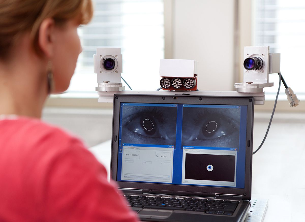 Eyetracker-Demonstator: Das erkennt die Lage der Pupille und die Blickrichtung (Foto: Fraunhofer IDMT)