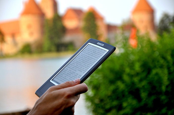 Laut Hersteller ist der Orizon dünner als andere E-Book-Reader. (Foto: Bookeen)