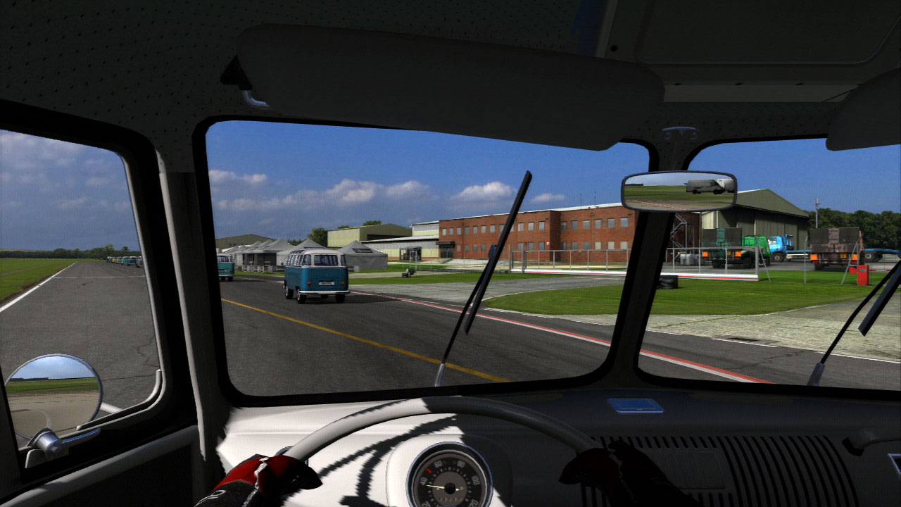 Das VW-Bus-Rennen auf dem Top Gear Test Track beweist den Humor der Entwickler.