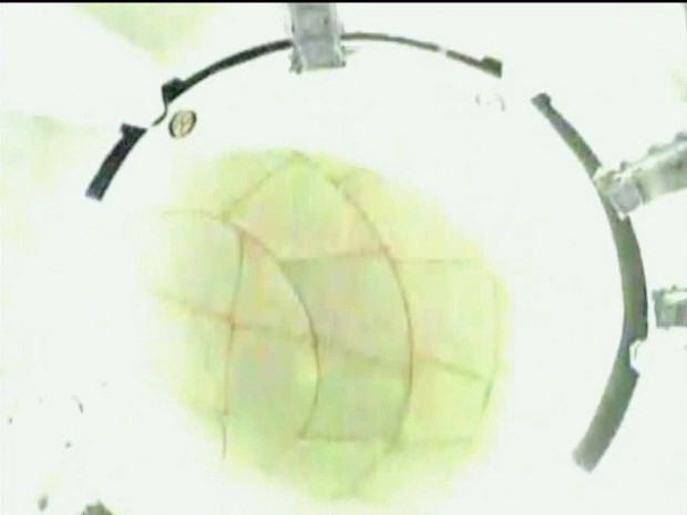 Eine Stufe wird abgetrennt. (Foto: SpaceX)