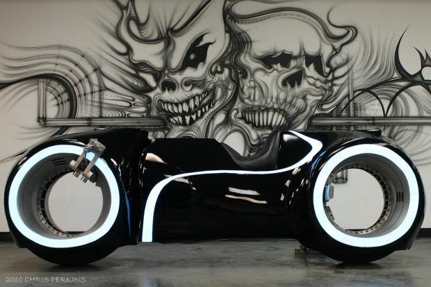 Tron Lightcycle in der Benziner-Version (Bild: Chris Perkins)