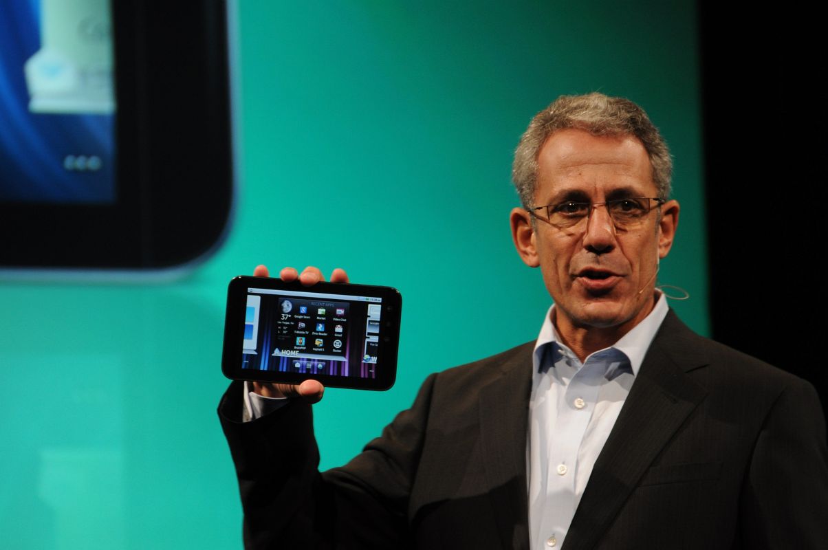 Michael Tatelmann, Chef der Consumer-Abteilung, stellt das Dell Streak 7 vor.