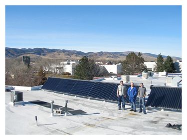 Sonnenkollektoren der Testanlage in Boulder (Foto: Cool Energy)