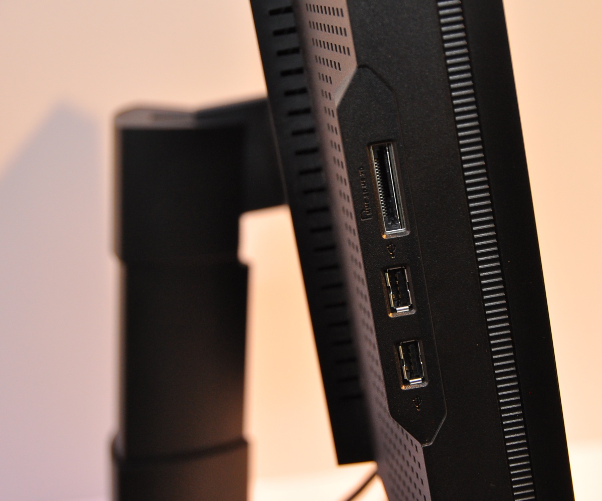 Cardreader und USB-2.0-Ports