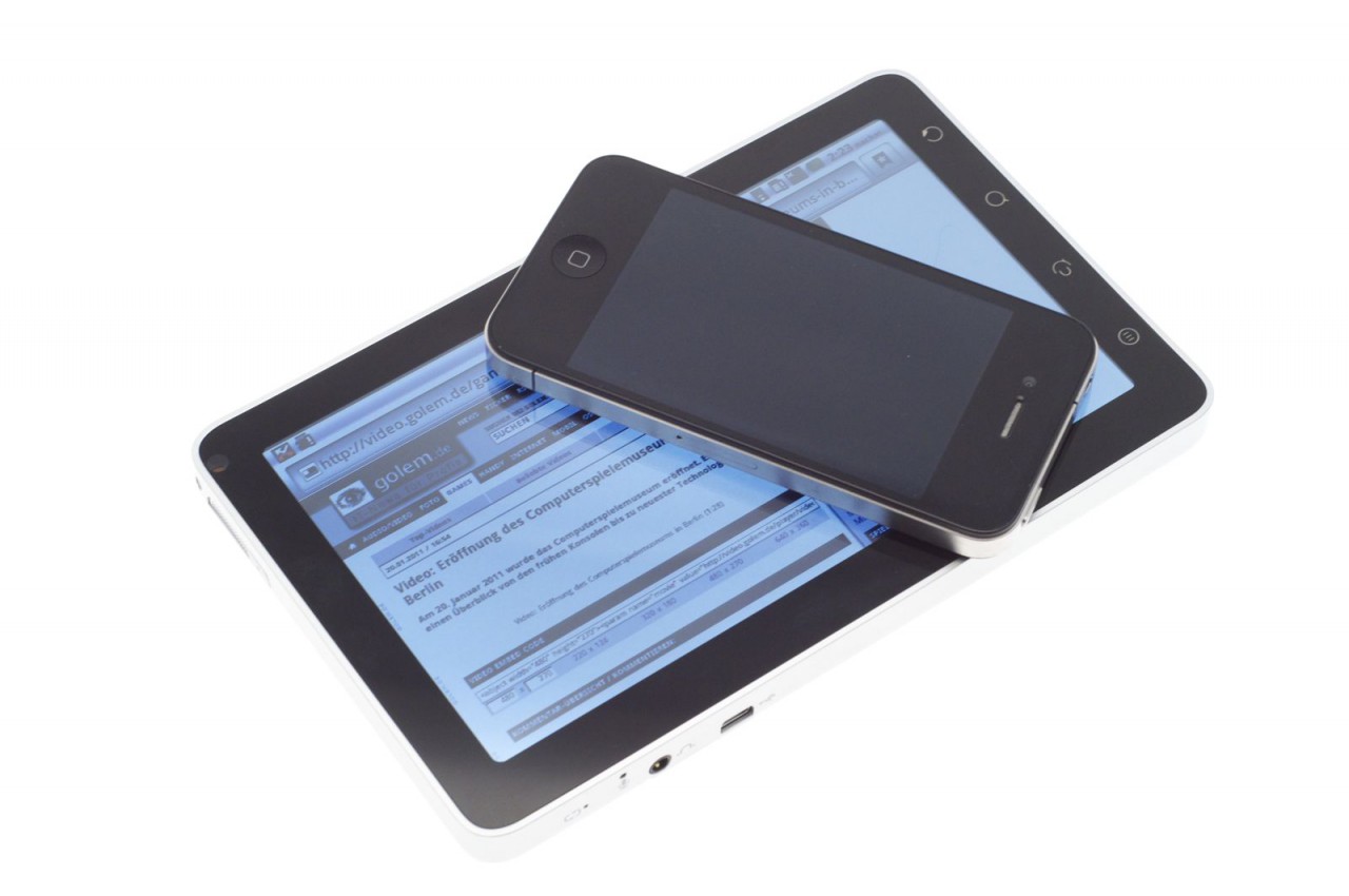 Größenvergleich: Viewpad 7 und iPhone 4