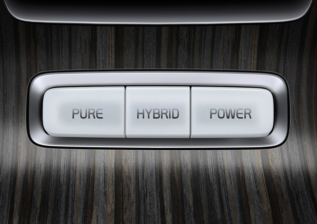 Es gibt drei Antriebsvarianten: rein elektrisch, Hybrid und den Powerbetrieb kombinierter Leistung. (Bild: Volvo)