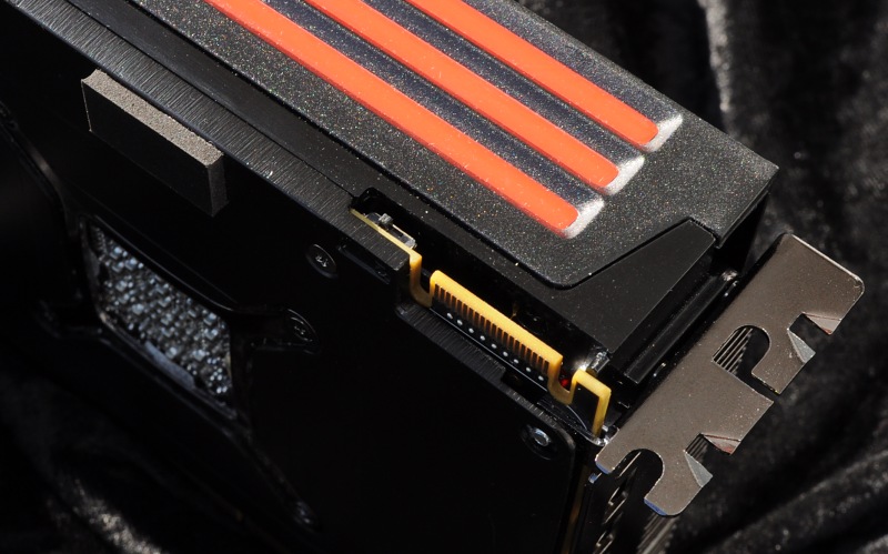 In dieser Stellung läuft die Karte nach Spezifikation mit 830 MHz GPU-Takt.