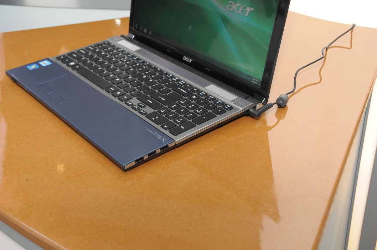Acer TimelineX 5830T