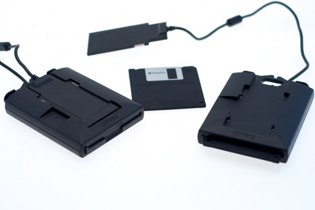 Zubehör: Diskettenlaufwerke mit Anschluss