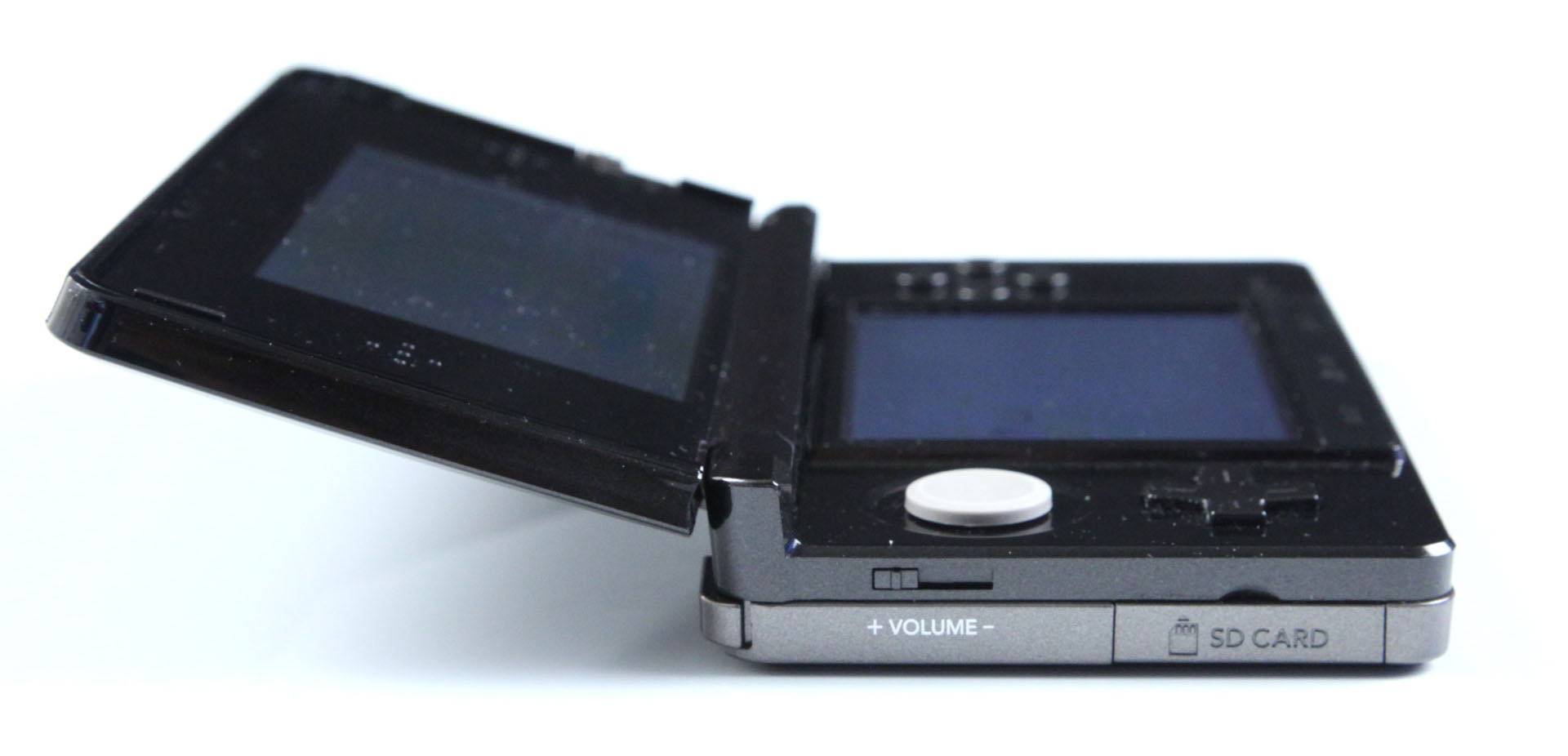 Das Nintendo 3DS von links (Foto: mw)